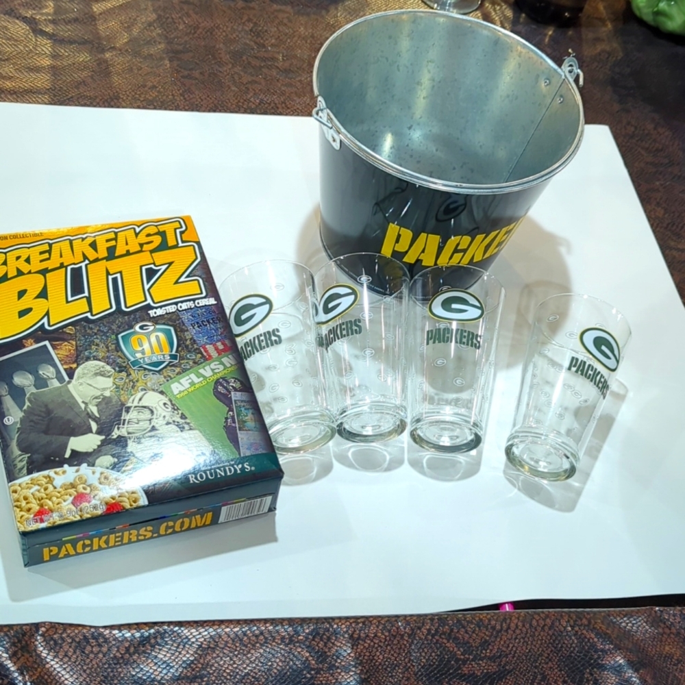 Wisconsin Green Bay Packers memorabilia set rare glasses & cereal box - priceles